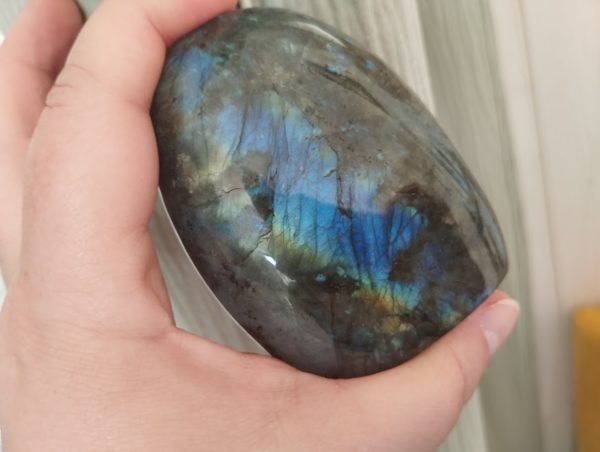Pierre à poser en labradorite – Image 3