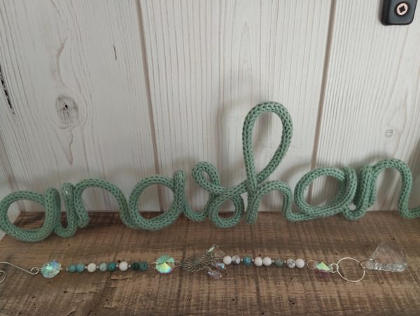 Attrape-soleil en howlite & hémimorphite – Image 3