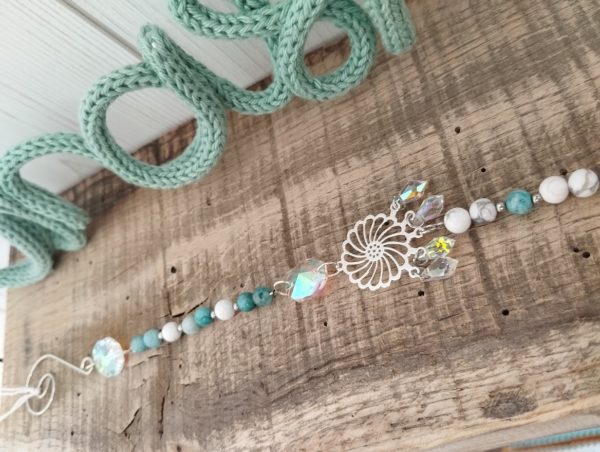 Attrape-soleil en howlite & hémimorphite – Image 2